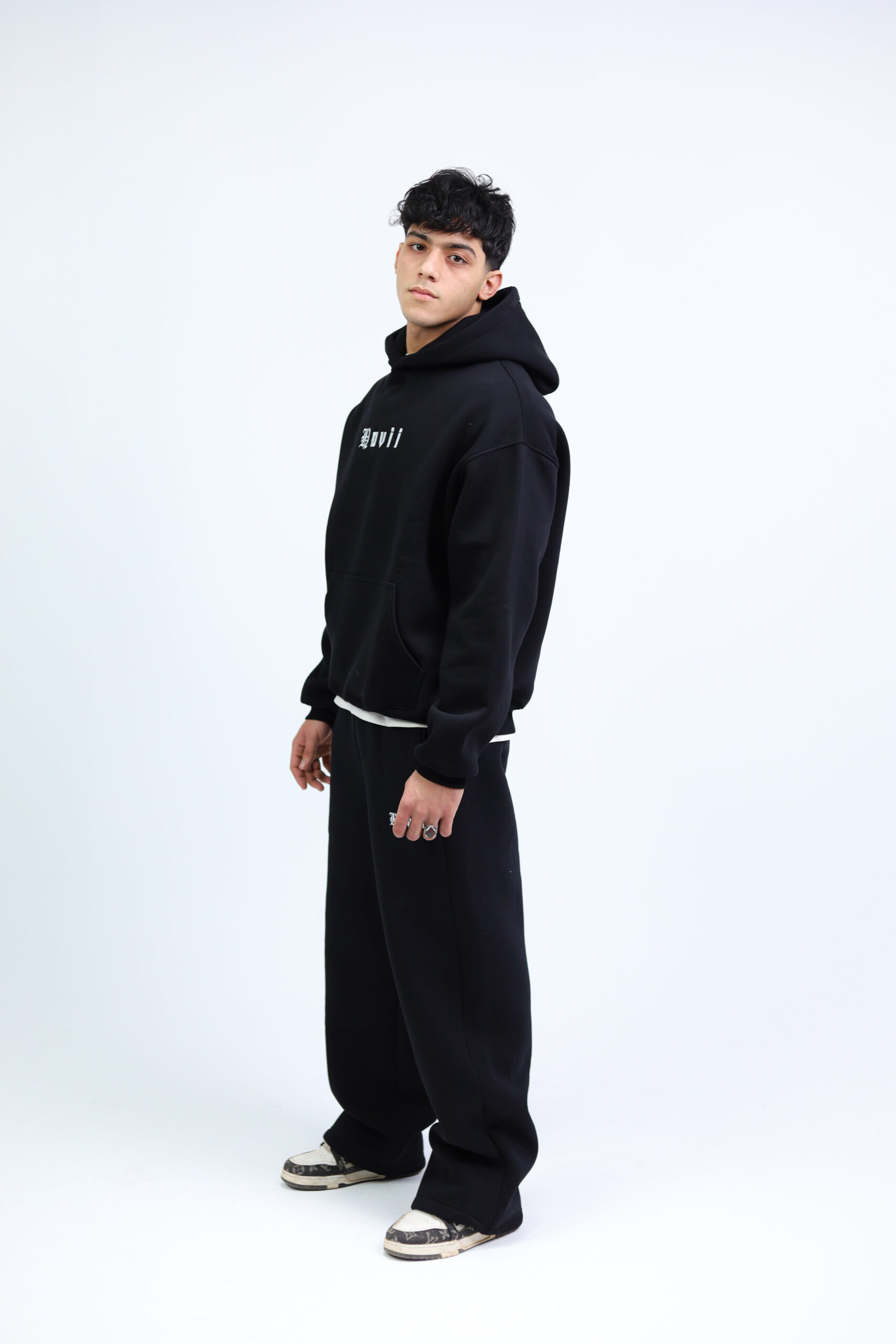 HOVII Black Set (Hoodie + Pants)
